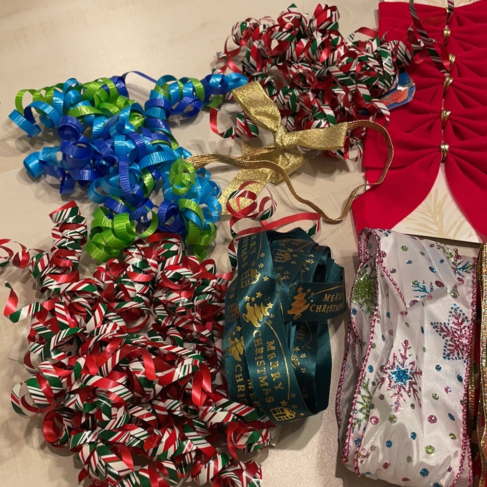 Christmas Bows & Ribbon Lot - Picture 5 of 8